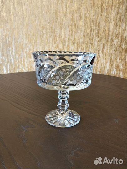 Ваза хрустальная для конфет. Диаметр 13 см. Б/у
