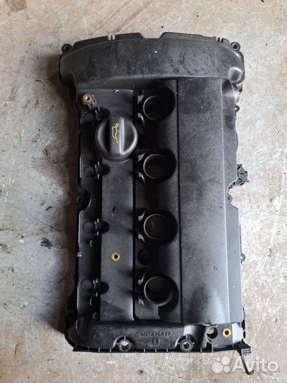 Крышка клапанов Peugeot 308