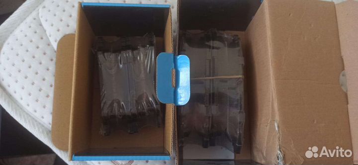 Комплект оригинальных тормозных колодок (Япония)