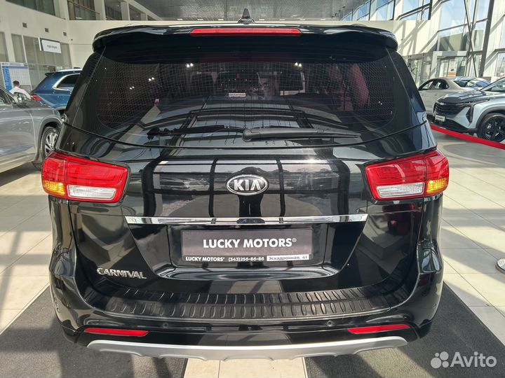 Kia Carnival 2.2 AT, 2018, 132 739 км