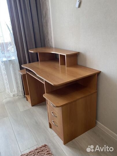 Компьютерный/письменный стол