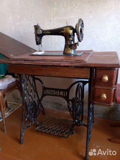 Швейная машина Singer