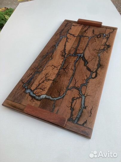 Поднос из ценных пород дерева