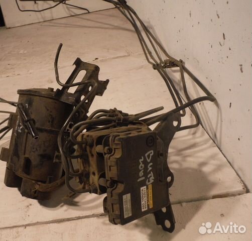 Блок ABS (абс) Toyota Yaris 2001