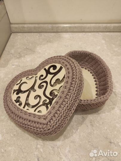 Шкатулка из полиэфирного шнура в виде сердца