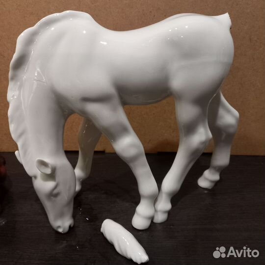 Статуэтка фарфоровая 