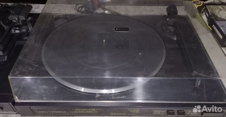 Проигрыватель винила Sony и Sanyo