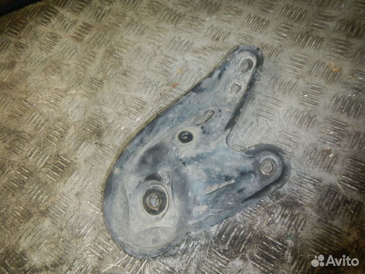 Кронштейн рычага, Lexus -RX (09-15)