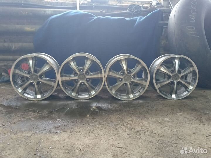 Диски литые для toyota Hilux r17