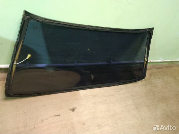 Стекло заднее Mitsubishi Carisma седан 4G93 2003
