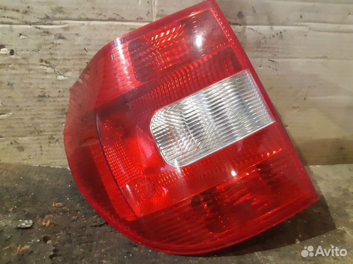 Фонарь задний левый Skoda Yeti