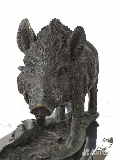 Бронзовая статуэтка 