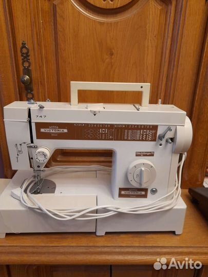 Швейная машина victoria (Требуется ремонт)