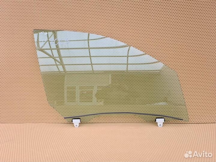 Стекло двери переднее правое Infiniti M Q70 Y51