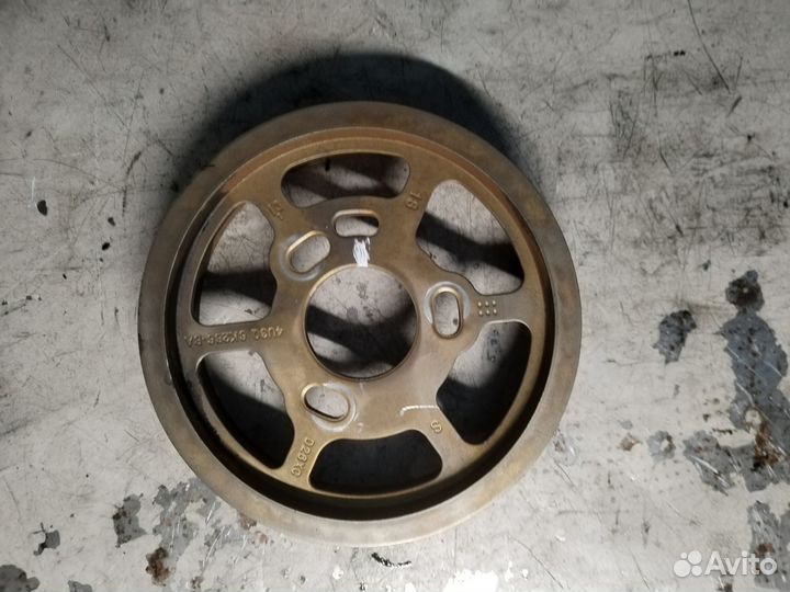 Шестерня (шкив) распредвала 4U3Q6K286BA