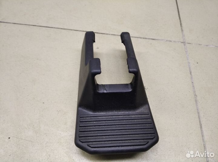 Накладка (кузов внутри) Fortuner 2015