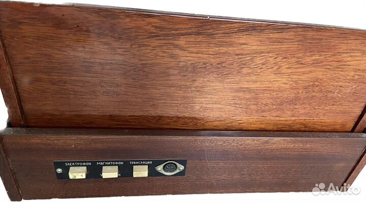 Виниловый проигрыватель Akords riga