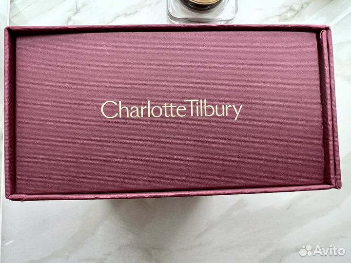 Charlotte Tilbury фирменные коробки