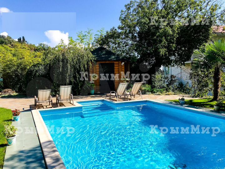 Дом 250 м² на участке 5 сот.