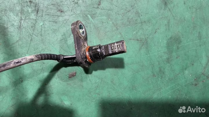 Б/У Б/У Датчик ABS передний L G8 toyota Hilux