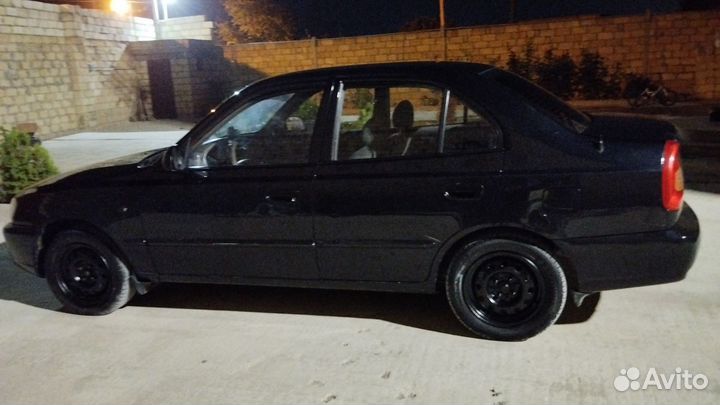 Hyundai Accent, 2010