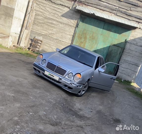Mercedes-Benz E-класс 3.2 AT, 1997, битый, 500 000 км