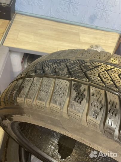 Pirelli Winter Sottozero 235/45 R18