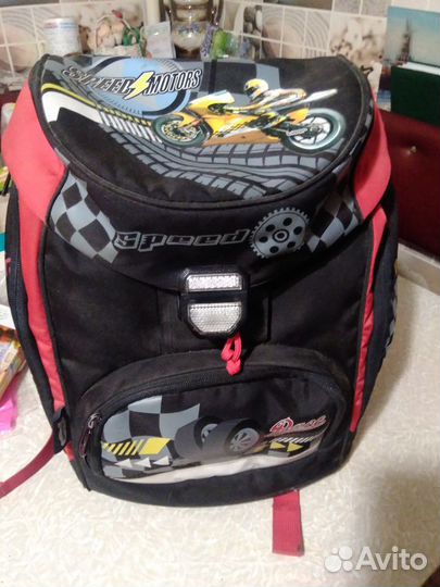 Школьный рюкзак