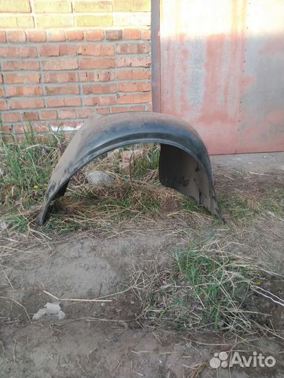 Подкрылок на ваз 2110