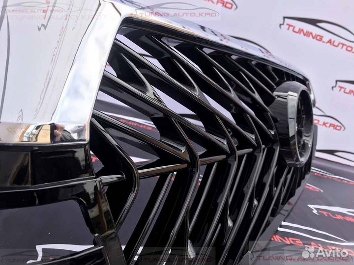 Решетка радиатора Toyota Land Cruiser 200 Y4053