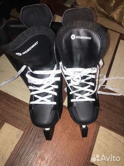 Коньки хоккейные