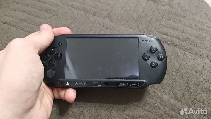 Sony psp e 1008