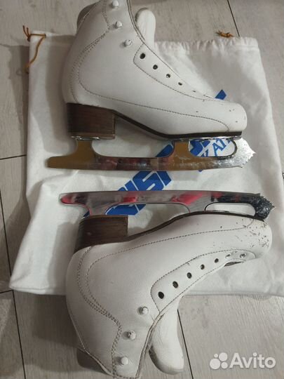 Фигурные коньки Risport Royal Pro, размер 22,5