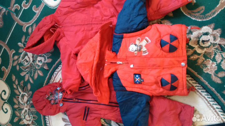 Три детские комбинезона и одна курточка