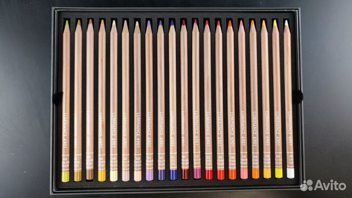 Карандаши цветные Caran D'ache Luminance новые