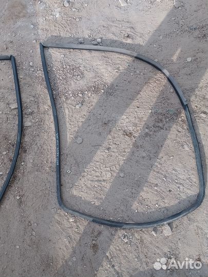 Уплотнитель двери Audi A6 C4 100 C4