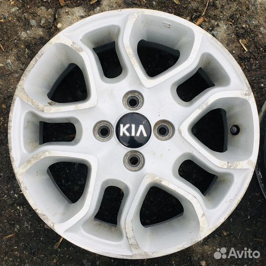 Комплект 15 оригиналов киа 4х100 Ет 52 цо 54.1