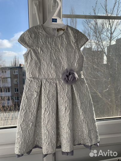 Платье для девочки новое 110