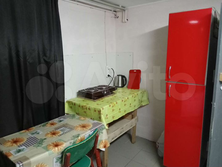 Комната 40 м² в 2-к., 1/3 эт.