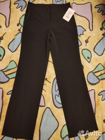 Брюки школьные и 2 блузки новые