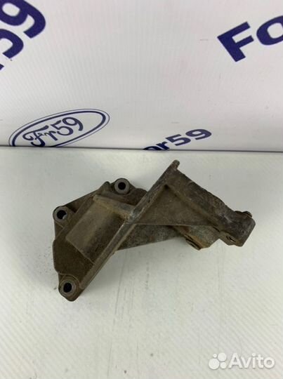 Кронштейн насоса гур Ford Fusion 1.4-1.6 2002-2012