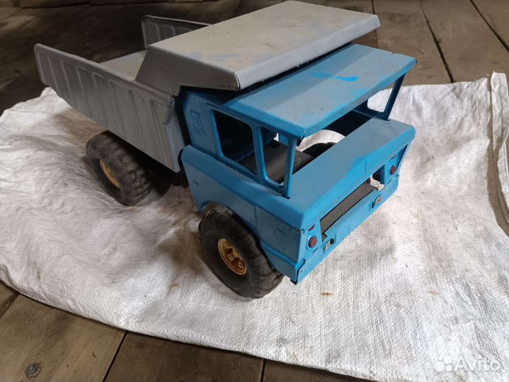 Модель грузовика