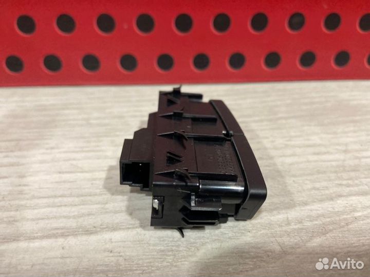 Кнопка центрального замка Mercedes-Benz Gle W166