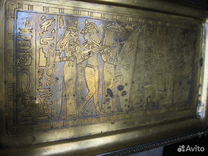 Верблюд кож., поднос антик., 2 статуэтки фараонов