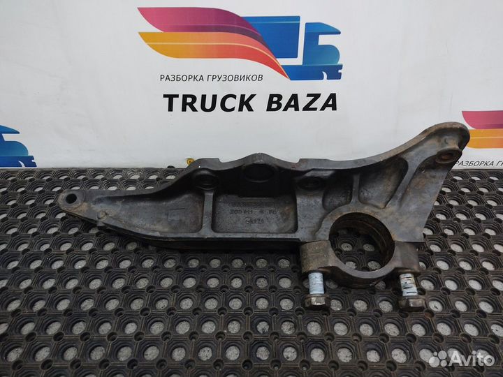 Кронштейн пневморессоры левый