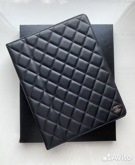 Обложка Chanel для iPad 1,2,3