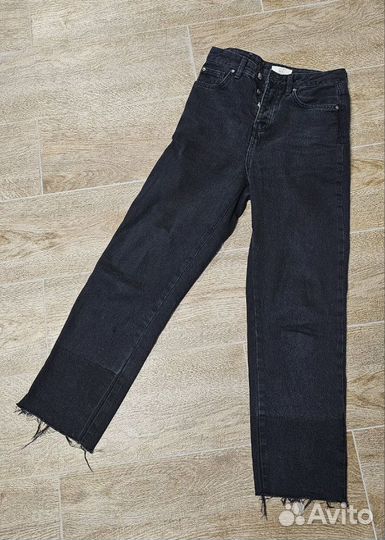 Джинсы чёрные прямые straight на пуговицах