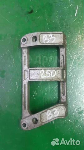 Кронштейн впускного коллектора Mazda Demio DW3W