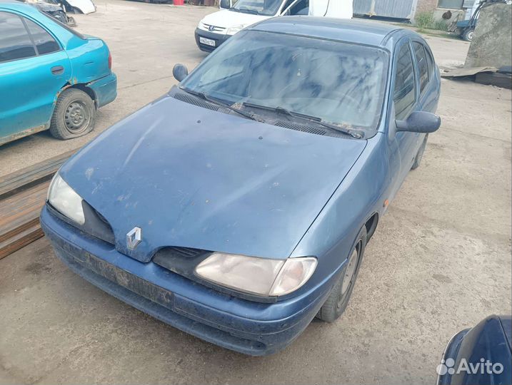 Передний бампер renault megane 1