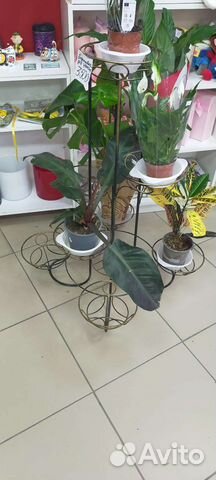 Подставка для цветов напольная металлическая